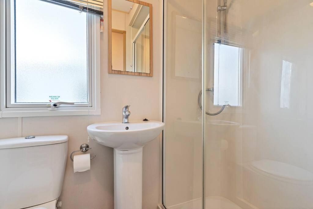 Tattershall Lakes: Sally'S Superior Stay Exterior photo